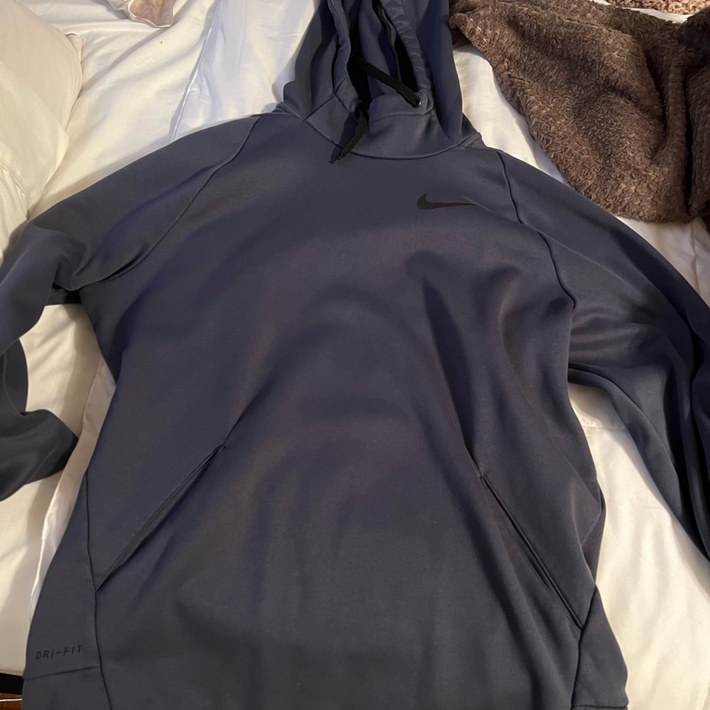 Nike dri fit sweatshirt